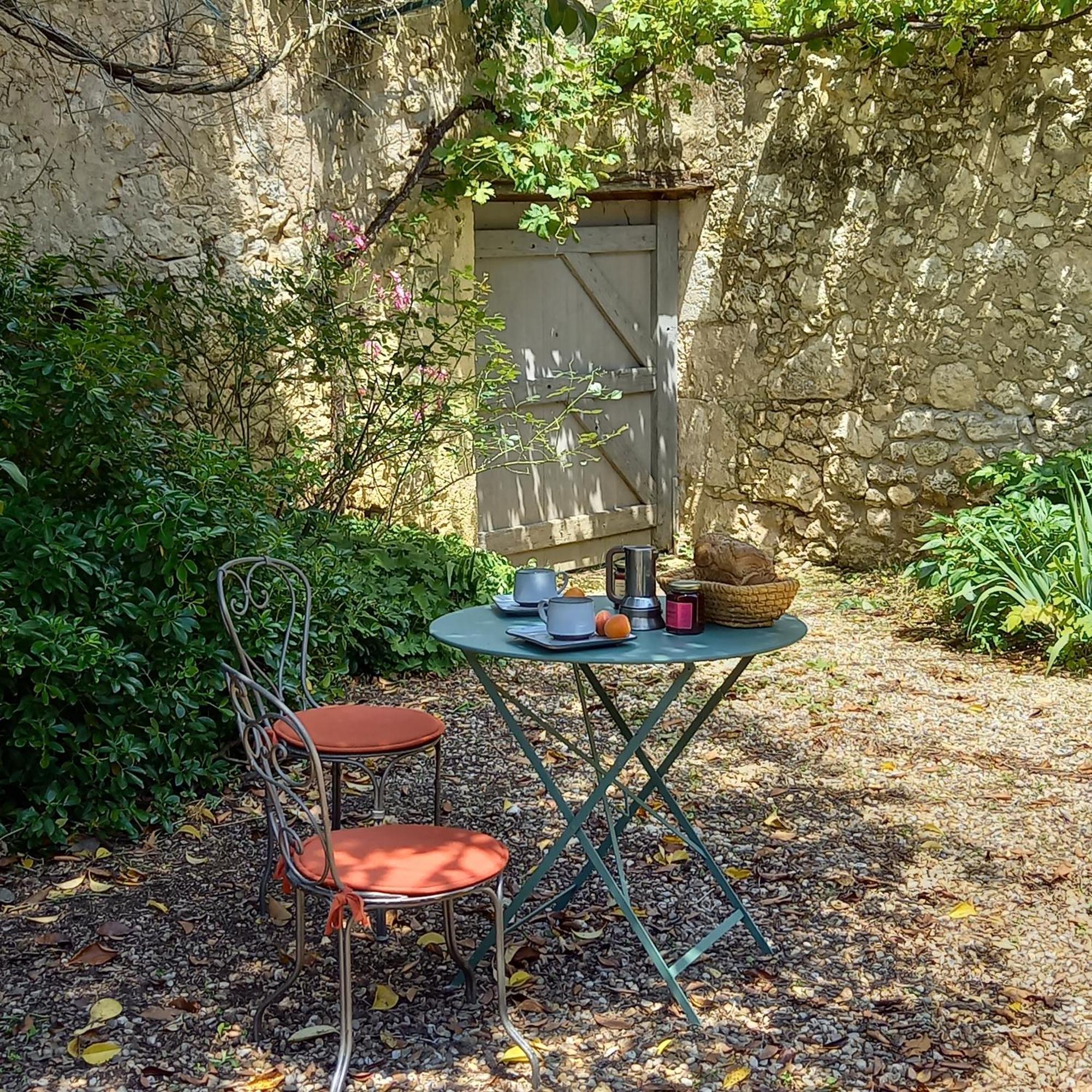 Entre-Vignes-Et-Bastides Hotel Montcaret Bagian luar foto